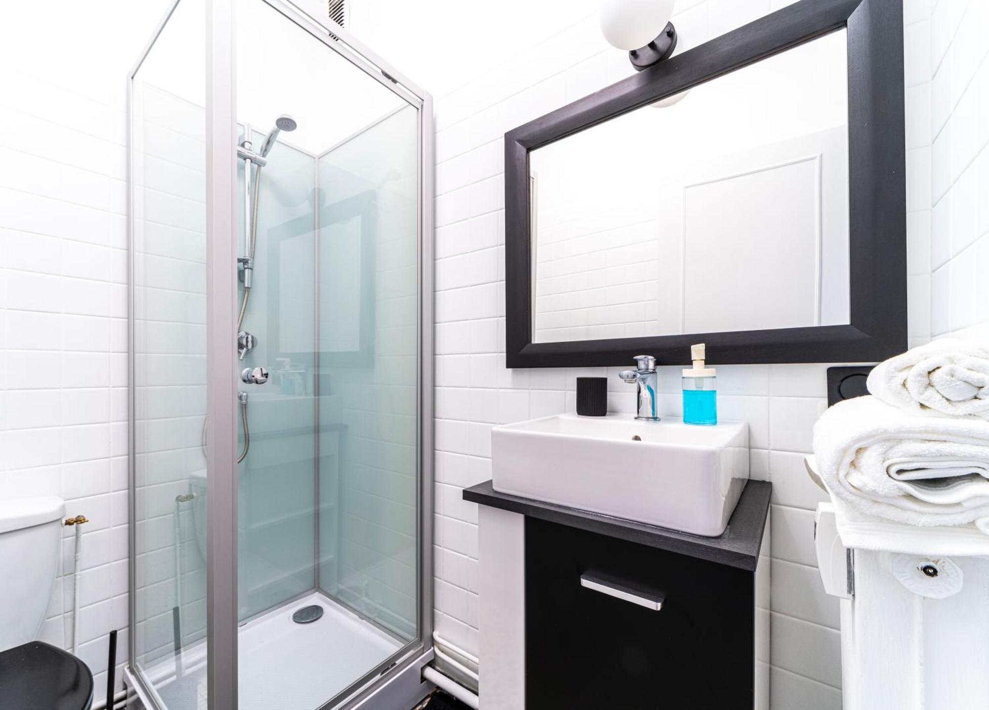 Studio Chaleureux Avec Aquarium Apartment Marcq-en-Baroeul Bagian luar foto